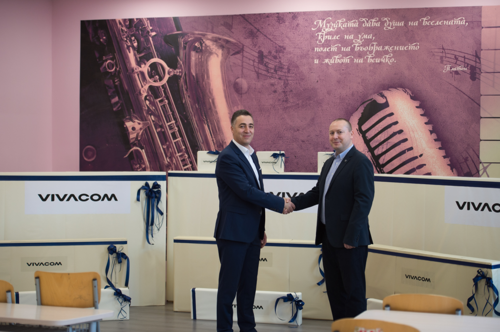 N.Andreev, CEO Vivacom and A.Tonev, Direktor SMG[24]