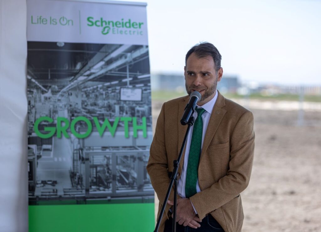 Мартин Йорданов Директор Умна фабрика Schneider Electric