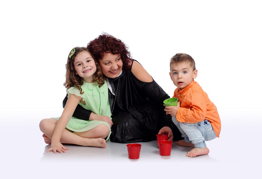 Radina Velcheva and kids Iskam bebe