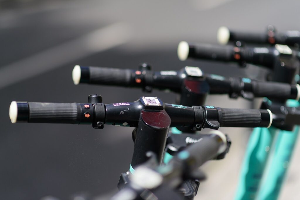 E scooters 7383941