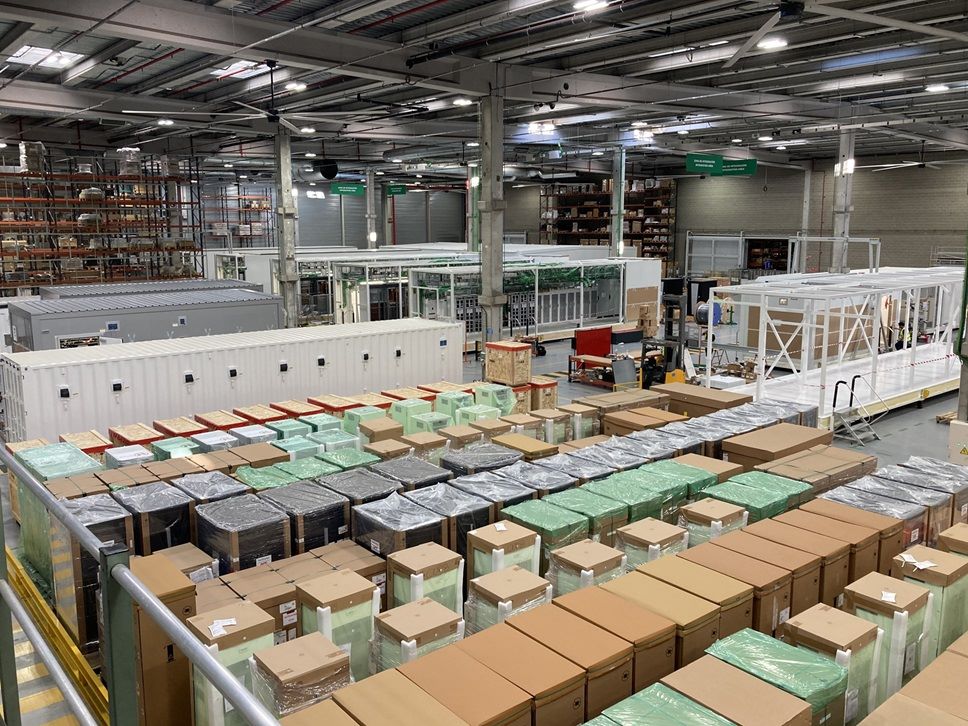 Фабрика за модулни центрове за данни Schneider Electric Visual