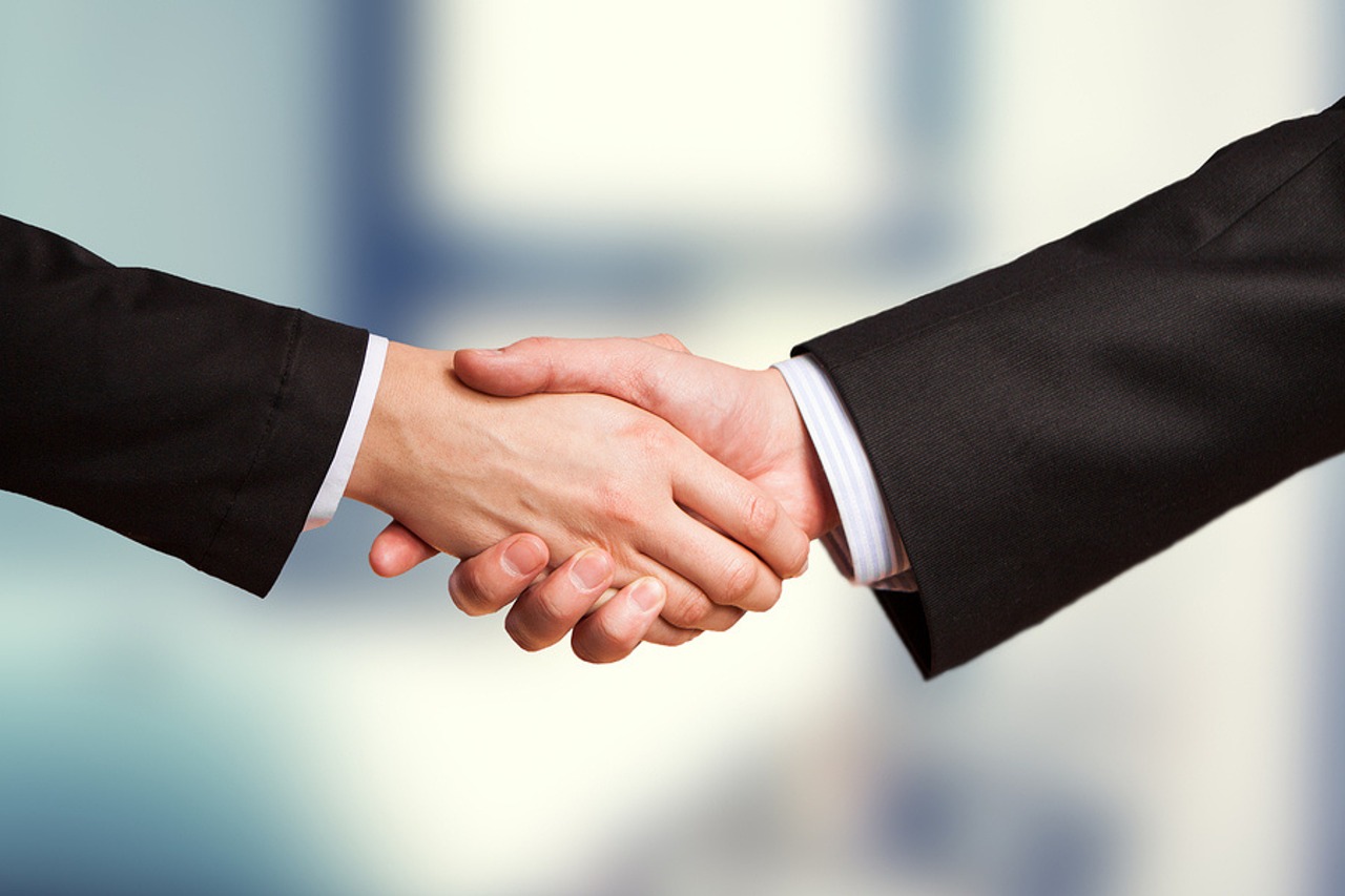 Handshake 7346772