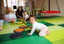 Преди първите стъпки: защо пълзенето е важно за бебето